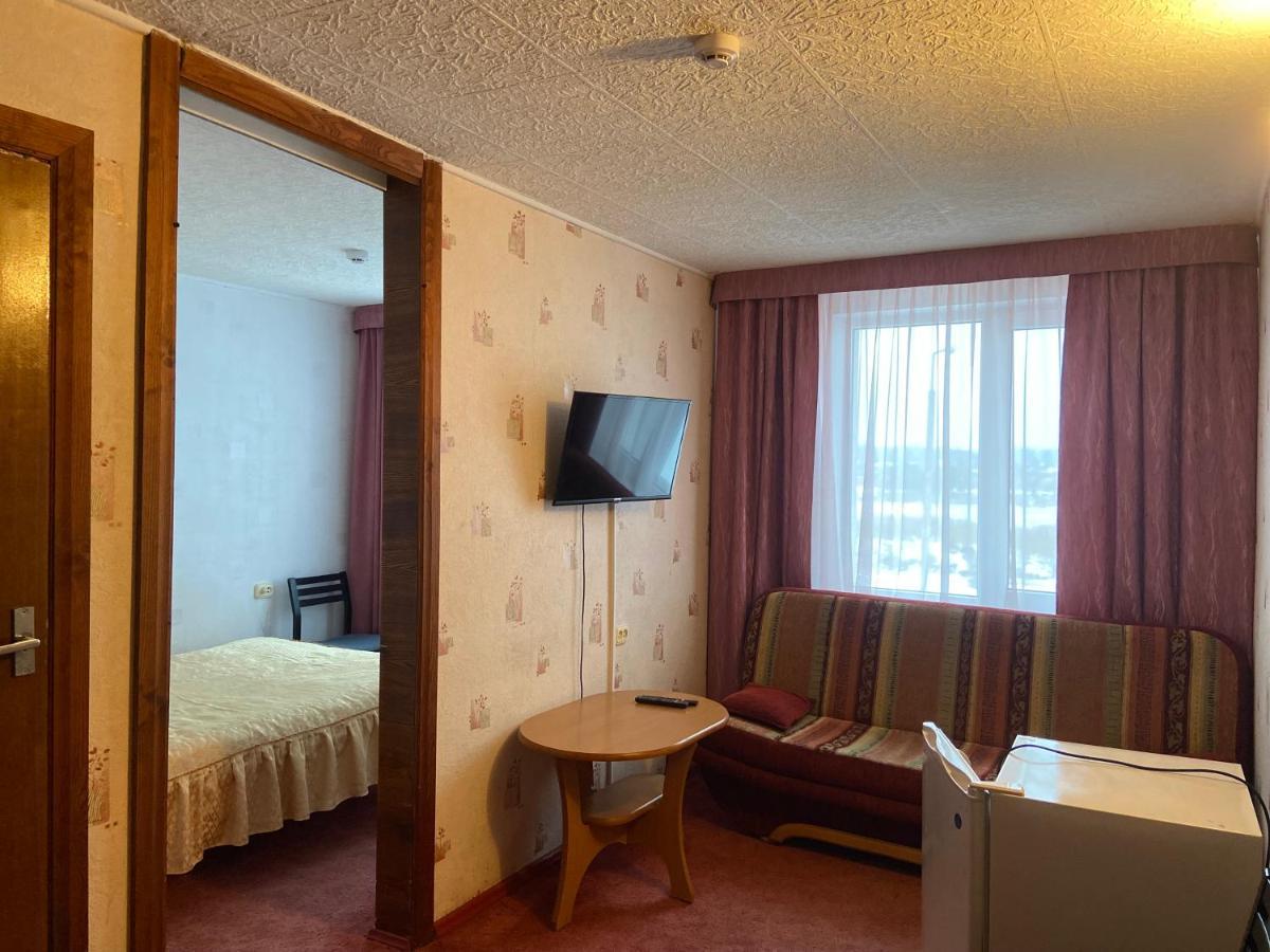 Riverside Motel Jelgava Buitenkant foto