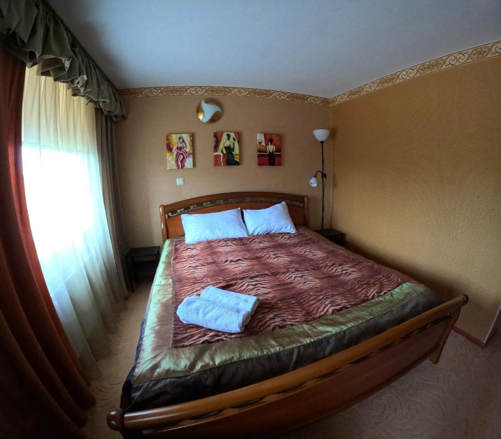 Riverside Motel Jelgava Buitenkant foto