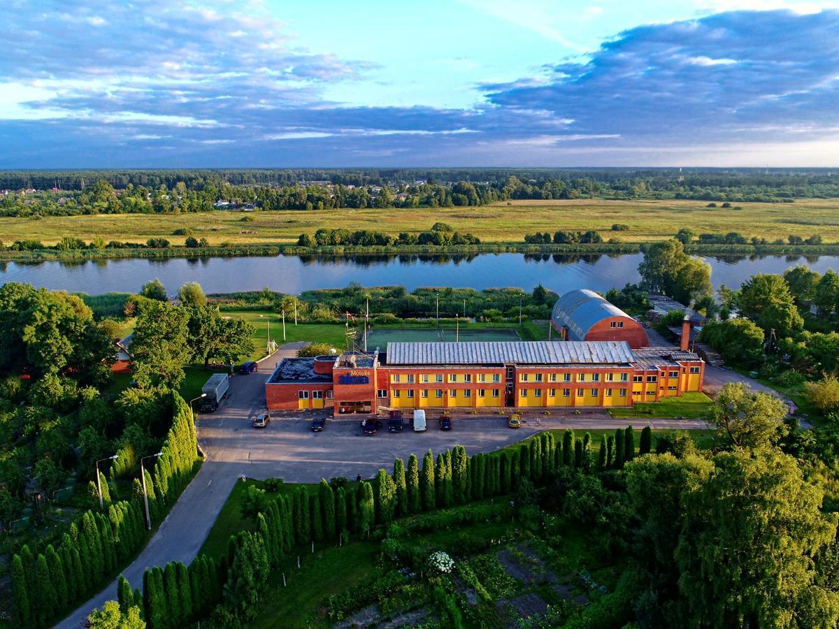 Riverside Motel Jelgava Buitenkant foto